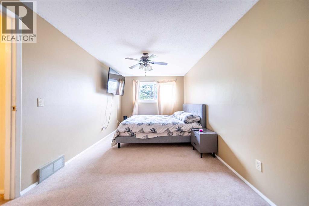 Single Family House for Sale in N  Lynnview Road SE Ogden Calgary 
