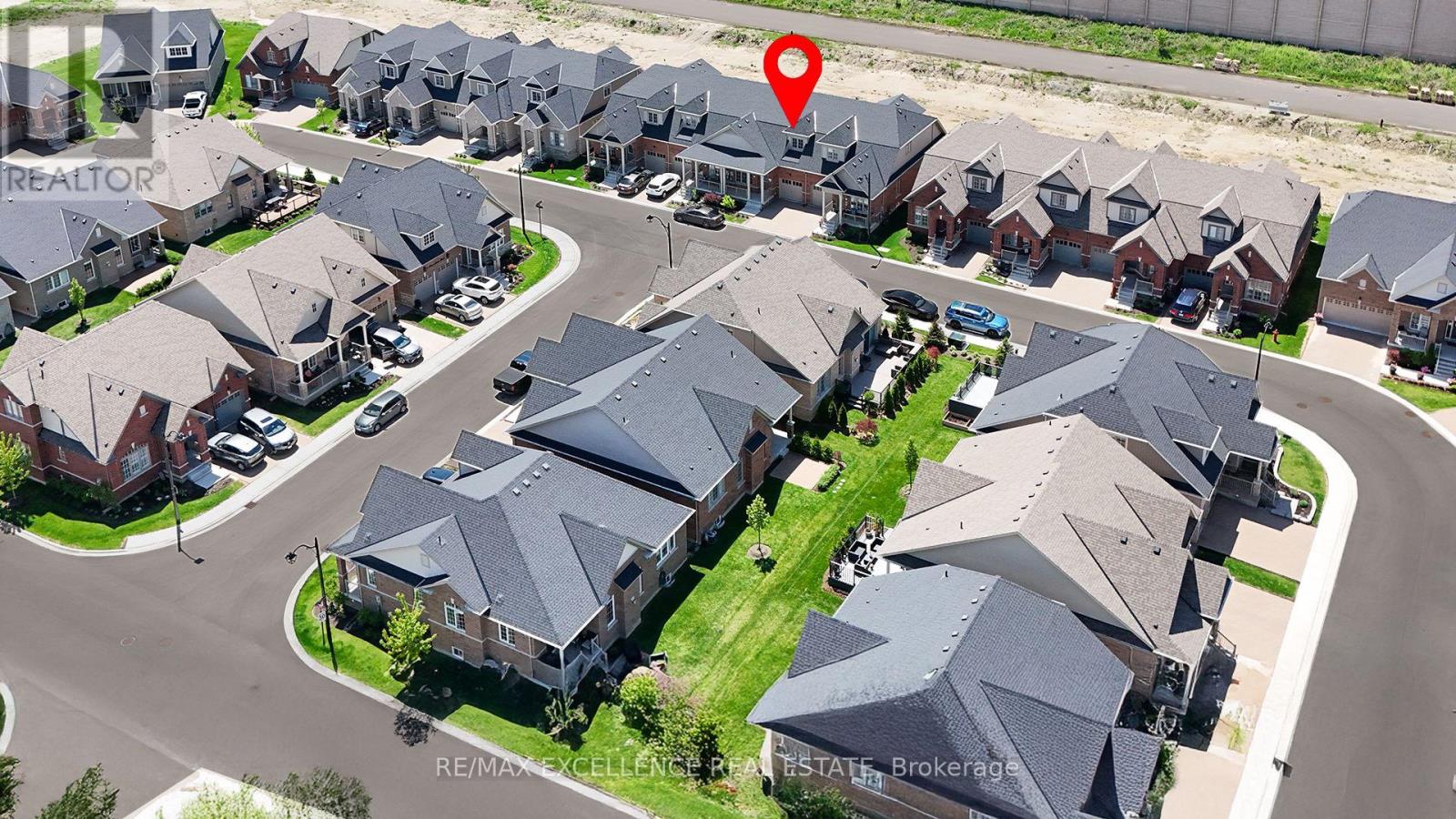 Photo 6 of 28 Bluestone Crescent, Brampton ON