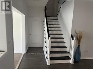 Photo 20 of 44 Lockburn Crescent, Brampton ON