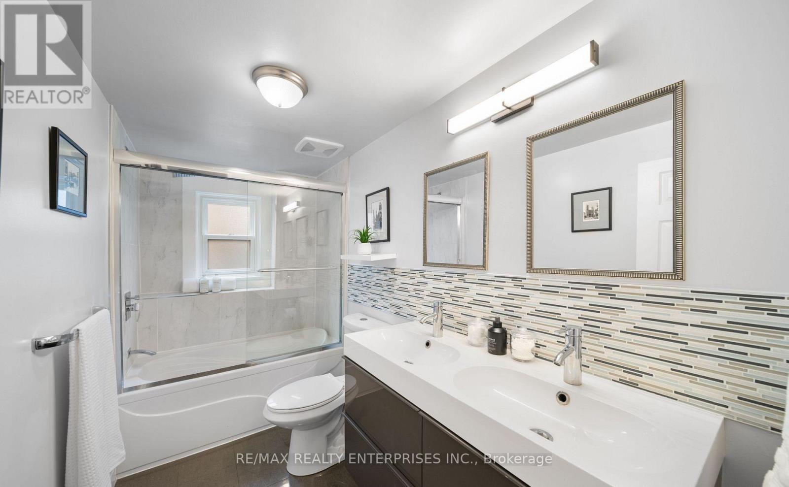 Photo 11 of 3 Glen Gordon Road, Toronto ON