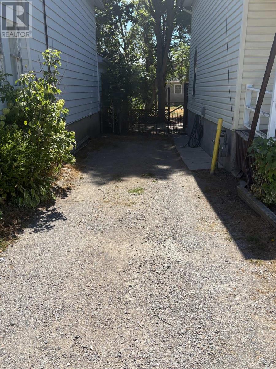 Photo 5 of 581 Paterson Street, Peterborough Central ON