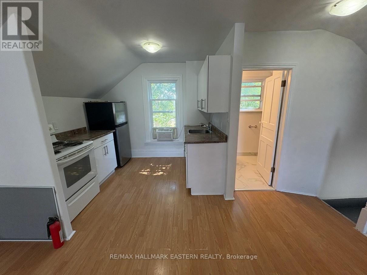 Photo 4 of 581 Paterson Street, Peterborough Central ON