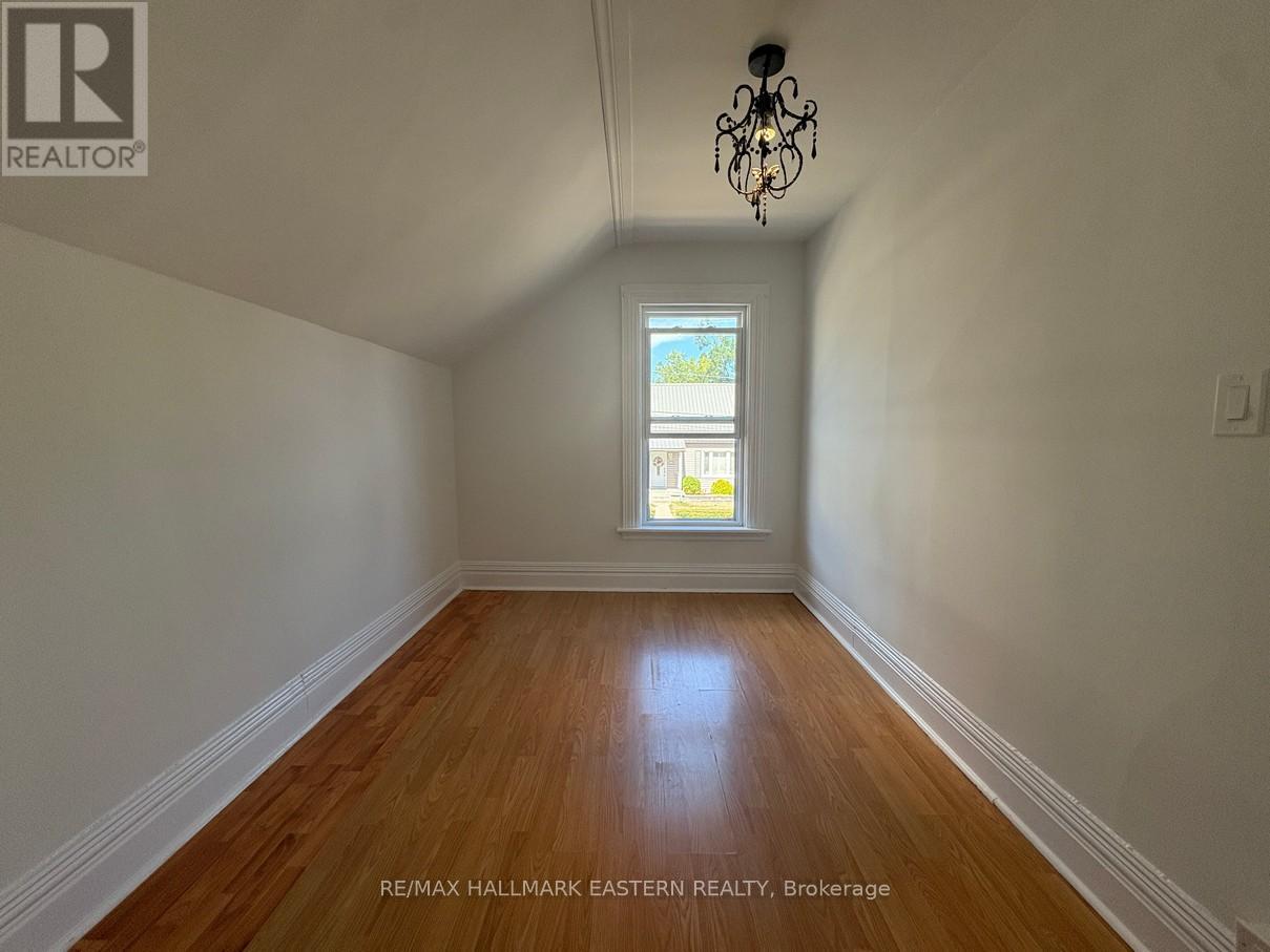 Photo 7 of 581 Paterson Street, Peterborough Central ON