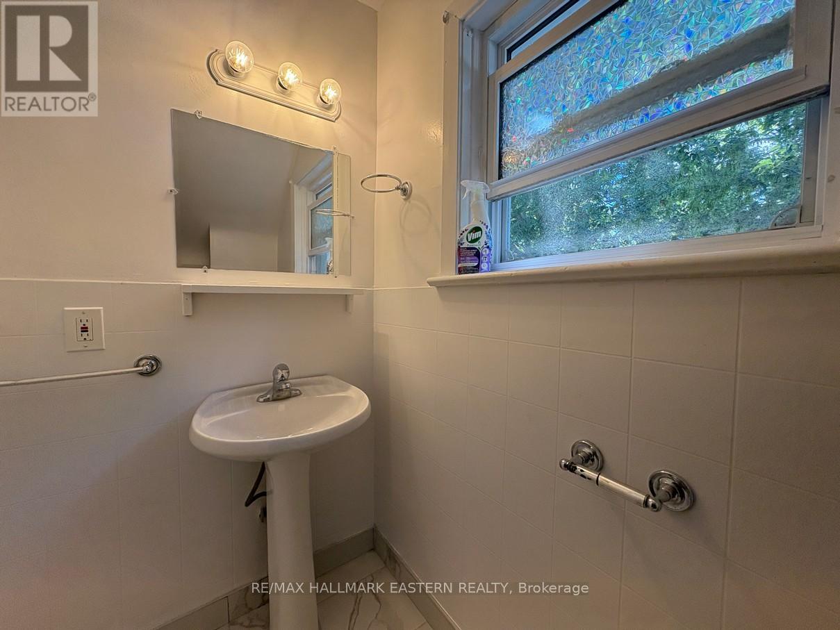 Photo 6 of 581 Paterson Street, Peterborough Central ON