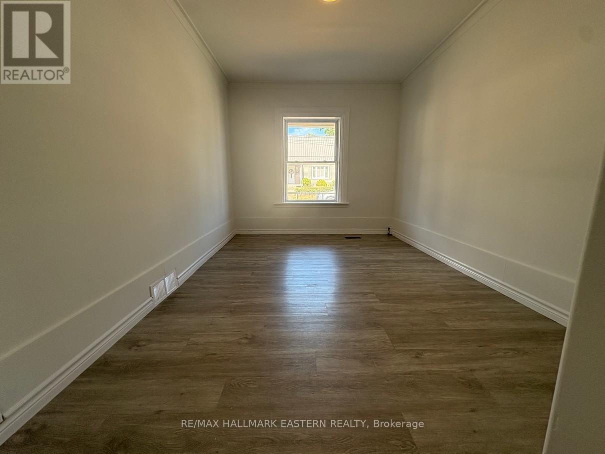 Photo 22 of 581 Paterson Street, Peterborough Central ON