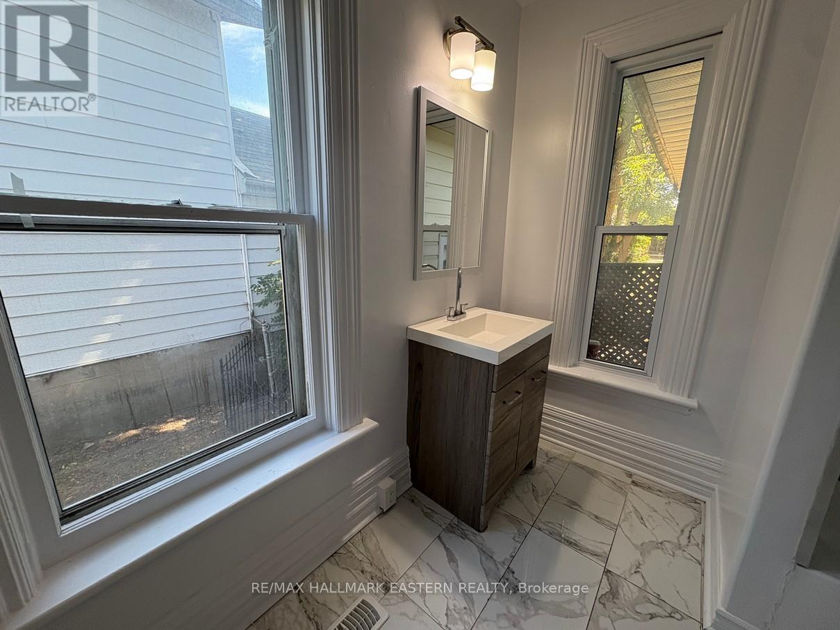 Photo 2 of 581 Paterson Street, Peterborough Central ON