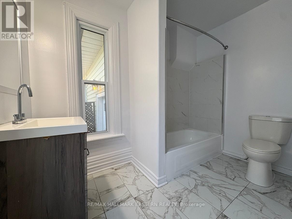 Photo 11 of 581 Paterson Street, Peterborough Central ON