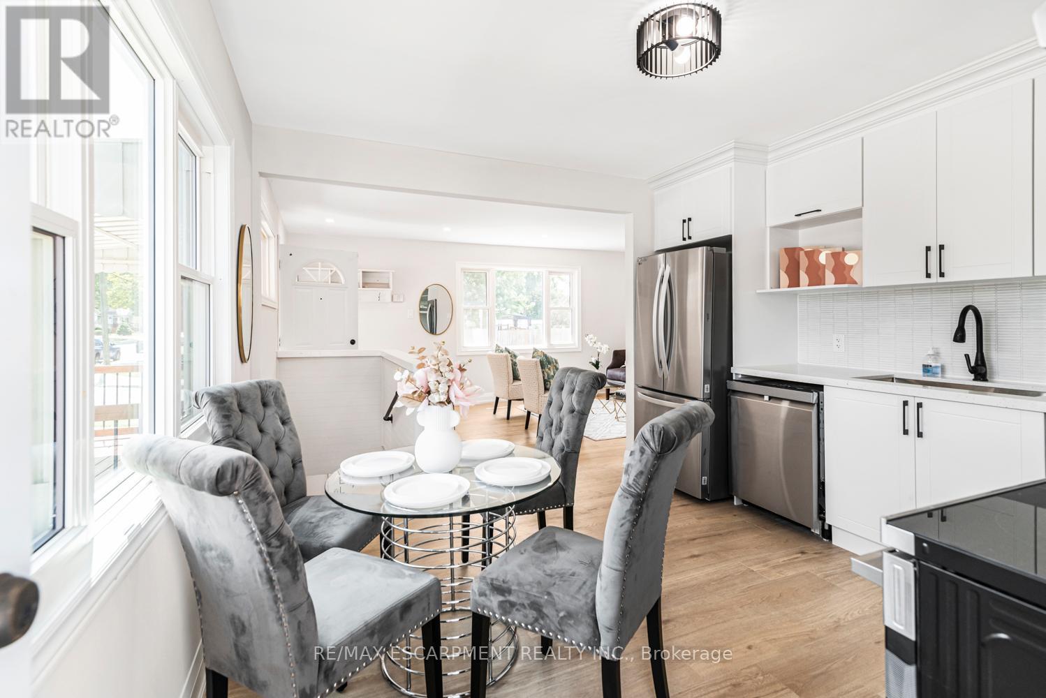 Photo 12 of 237 Adair Avenue, Hamilton ON