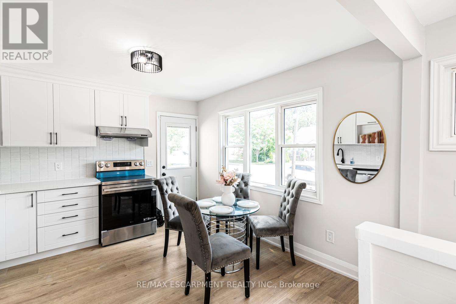 Photo 14 of 237 Adair Avenue, Hamilton ON