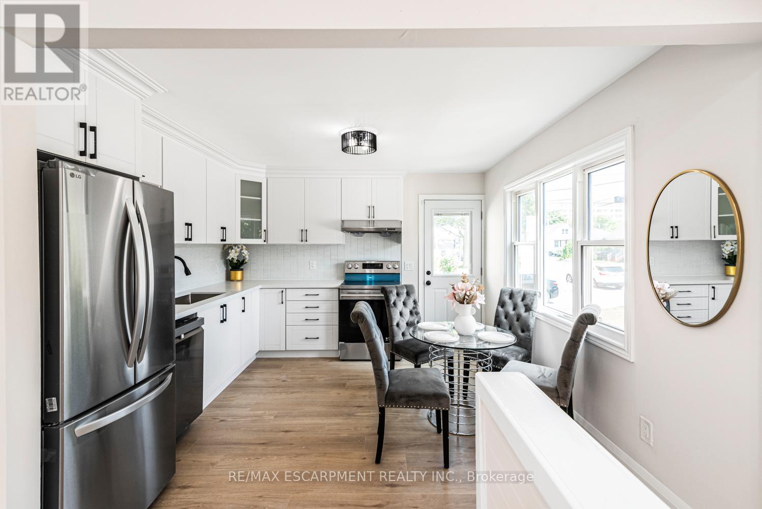 Photo 18 of 237 Adair Avenue, Hamilton ON