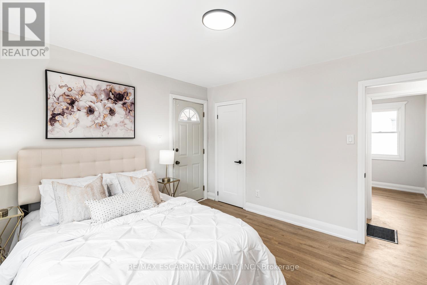 Photo 22 of 237 Adair Avenue, Hamilton ON