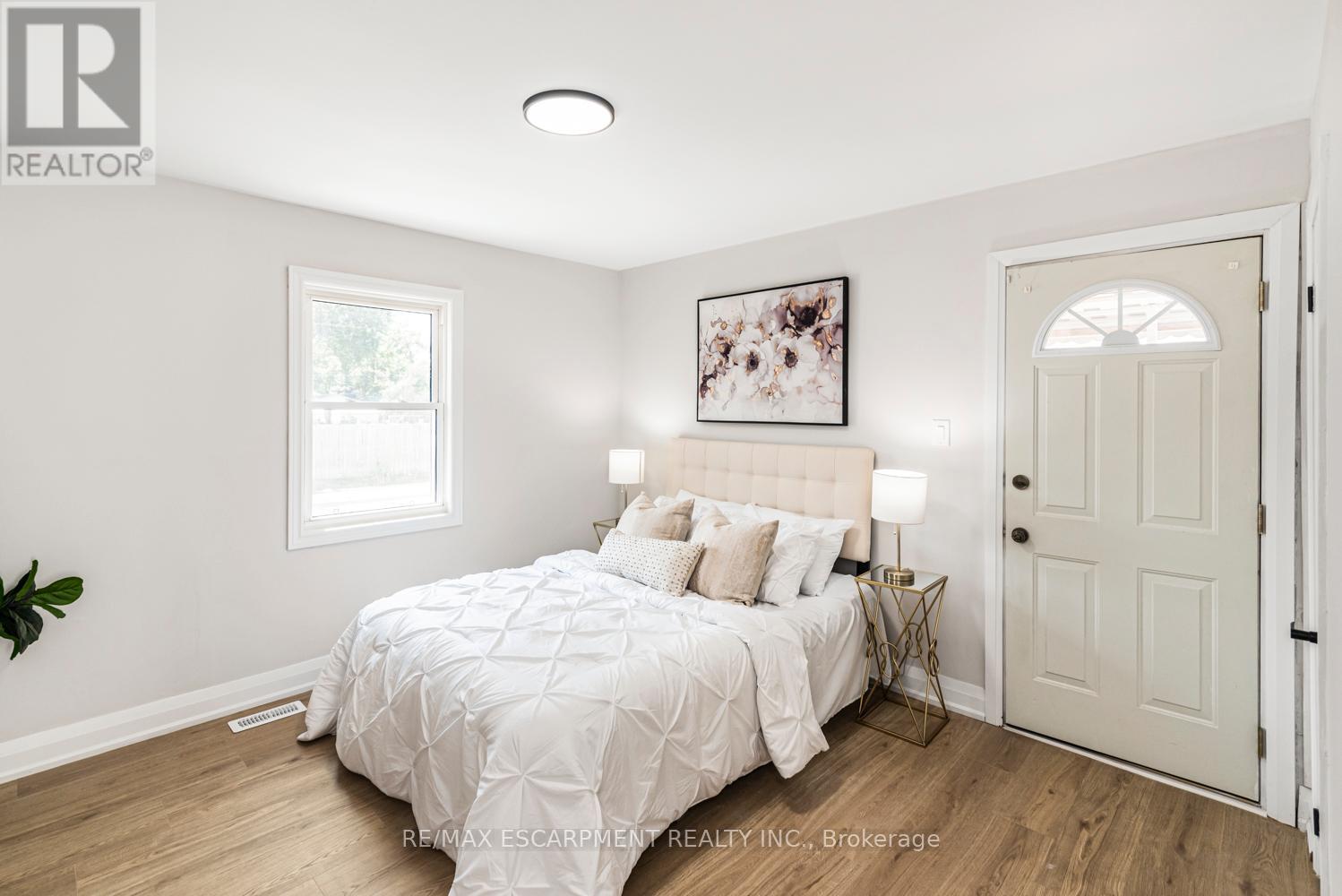 Photo 24 of 237 Adair Avenue, Hamilton ON