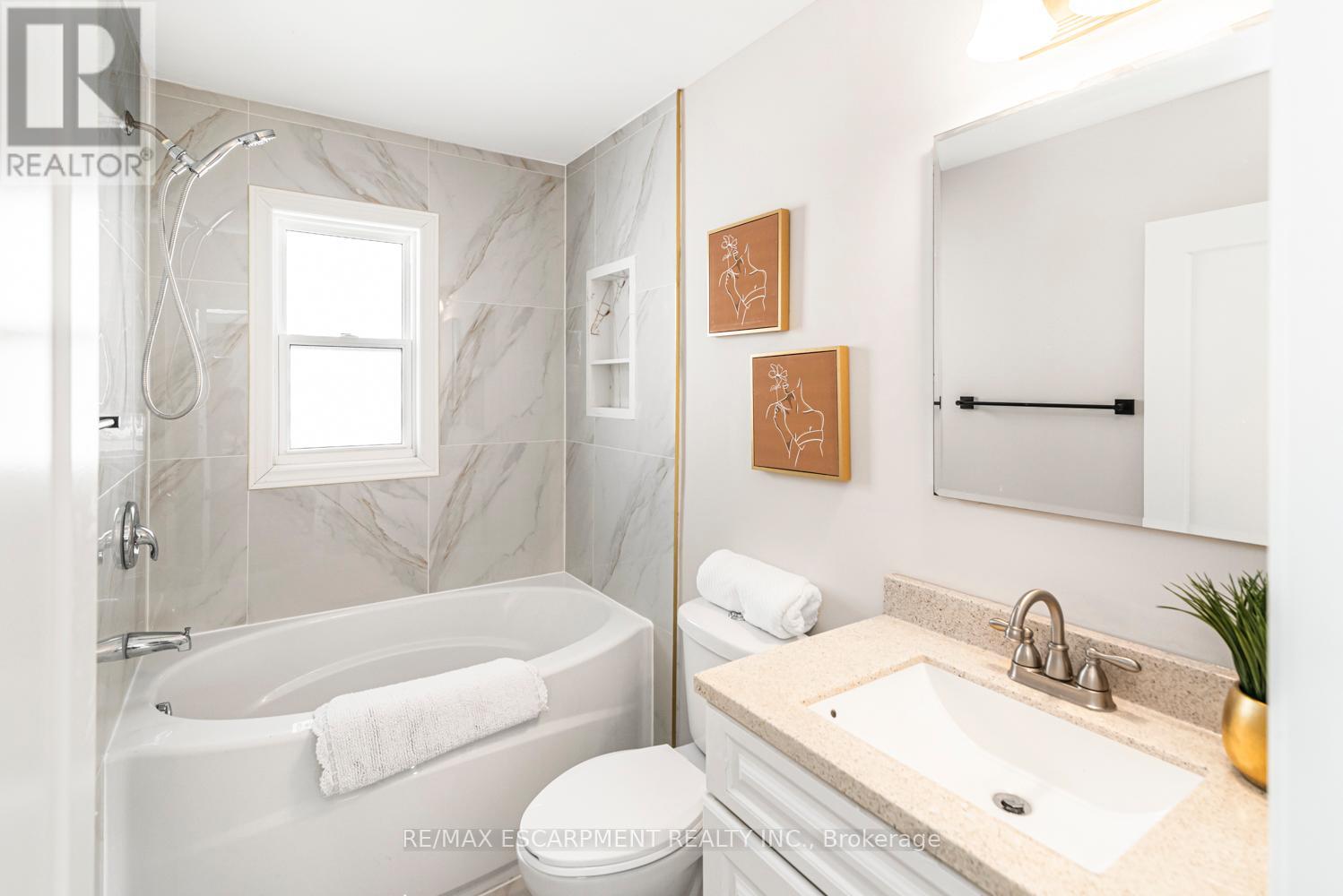 Photo 26 of 237 Adair Avenue, Hamilton ON