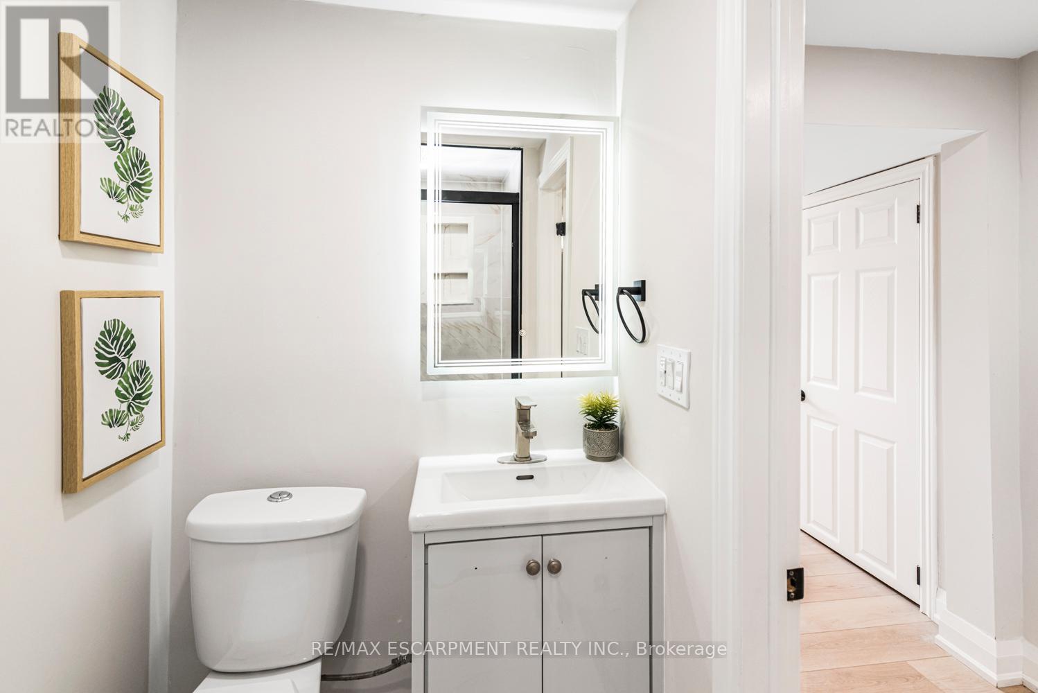 Photo 27 of 237 Adair Avenue, Hamilton ON