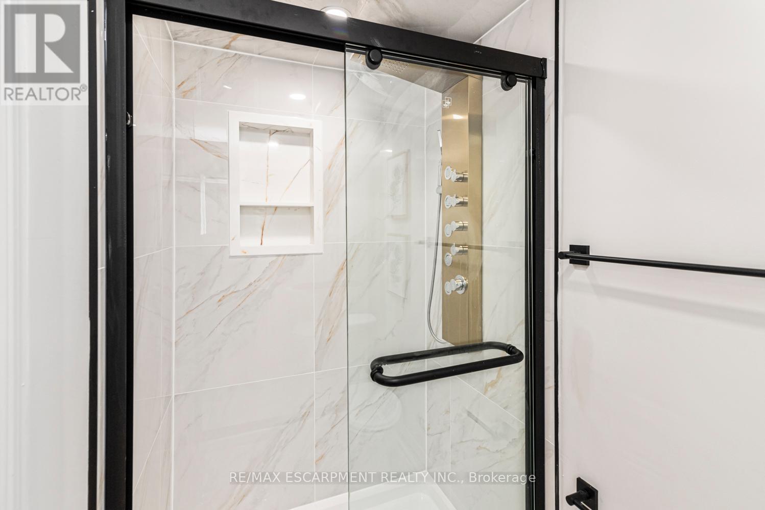 Photo 28 of 237 Adair Avenue, Hamilton ON