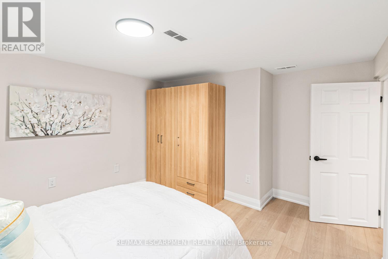 Photo 30 of 237 Adair Avenue, Hamilton ON