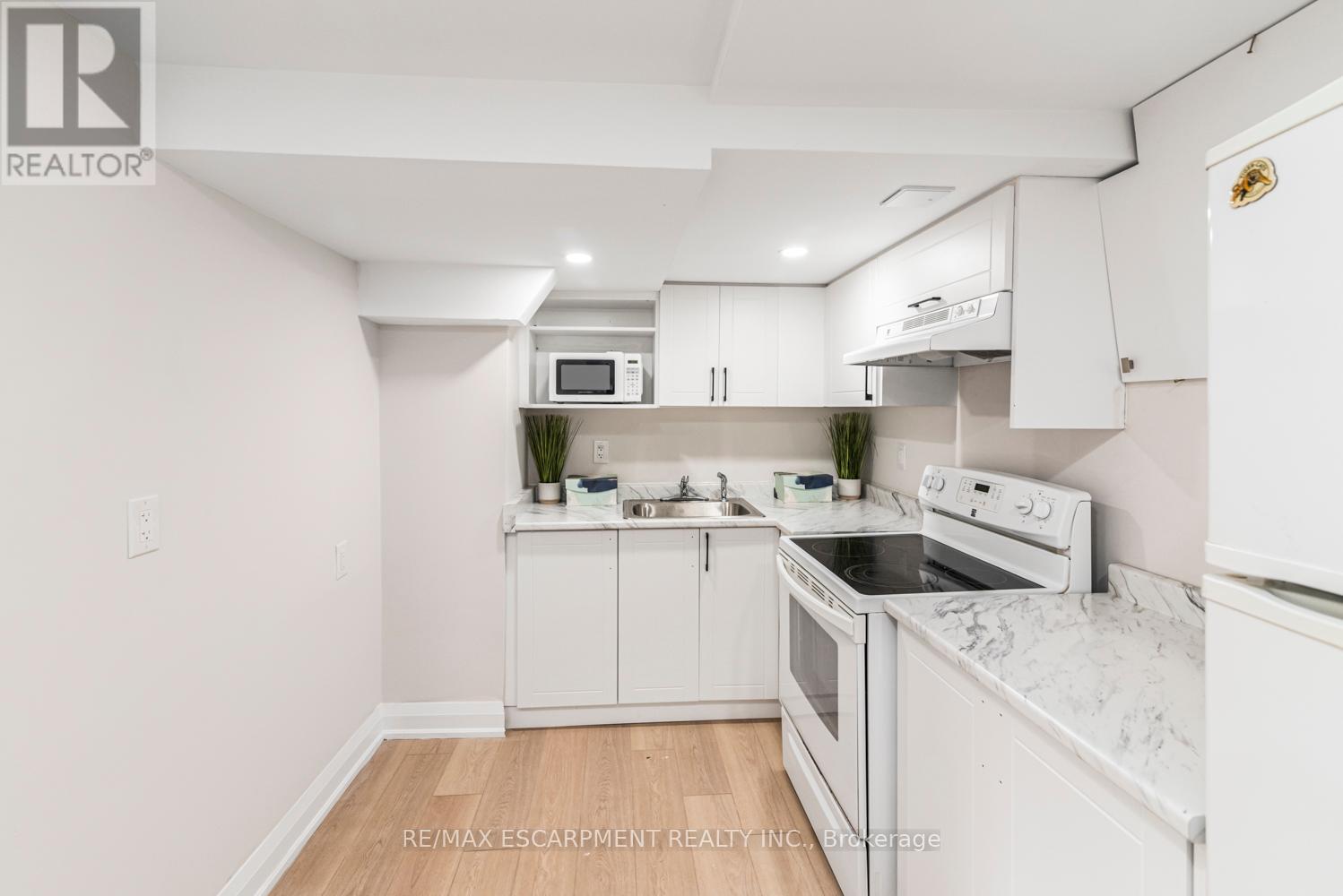 Photo 36 of 237 Adair Avenue, Hamilton ON