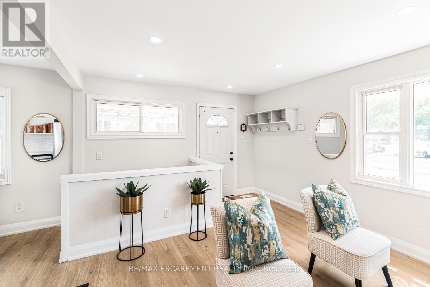 Photo 6 of 237 Adair Avenue, Hamilton ON