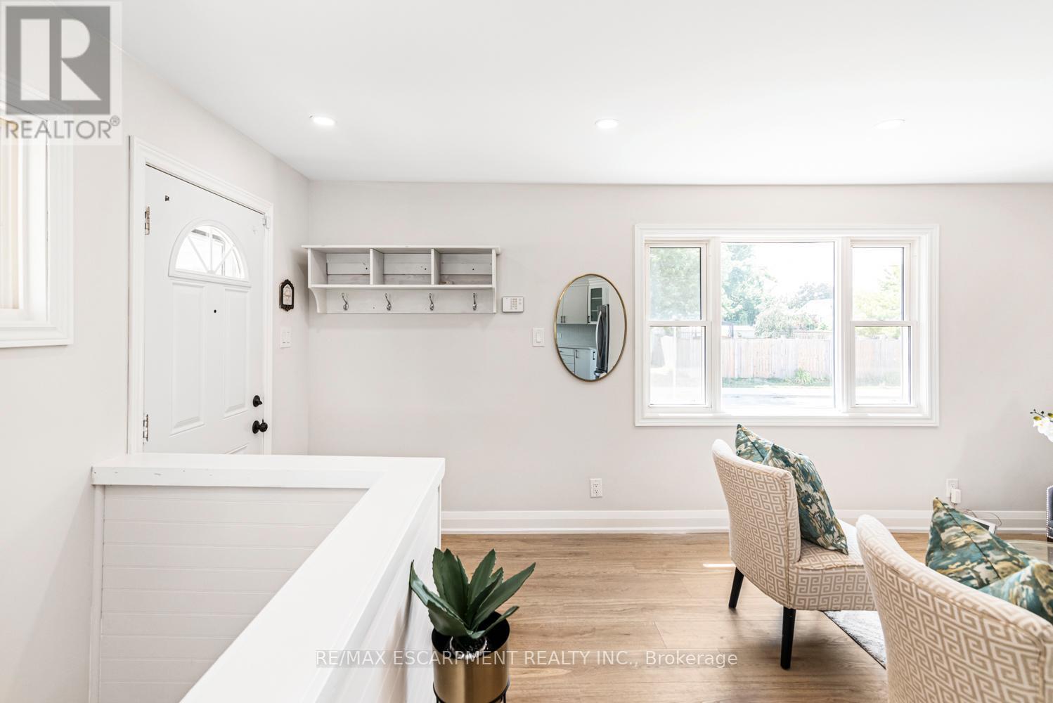 Photo 7 of 237 Adair Avenue, Hamilton ON