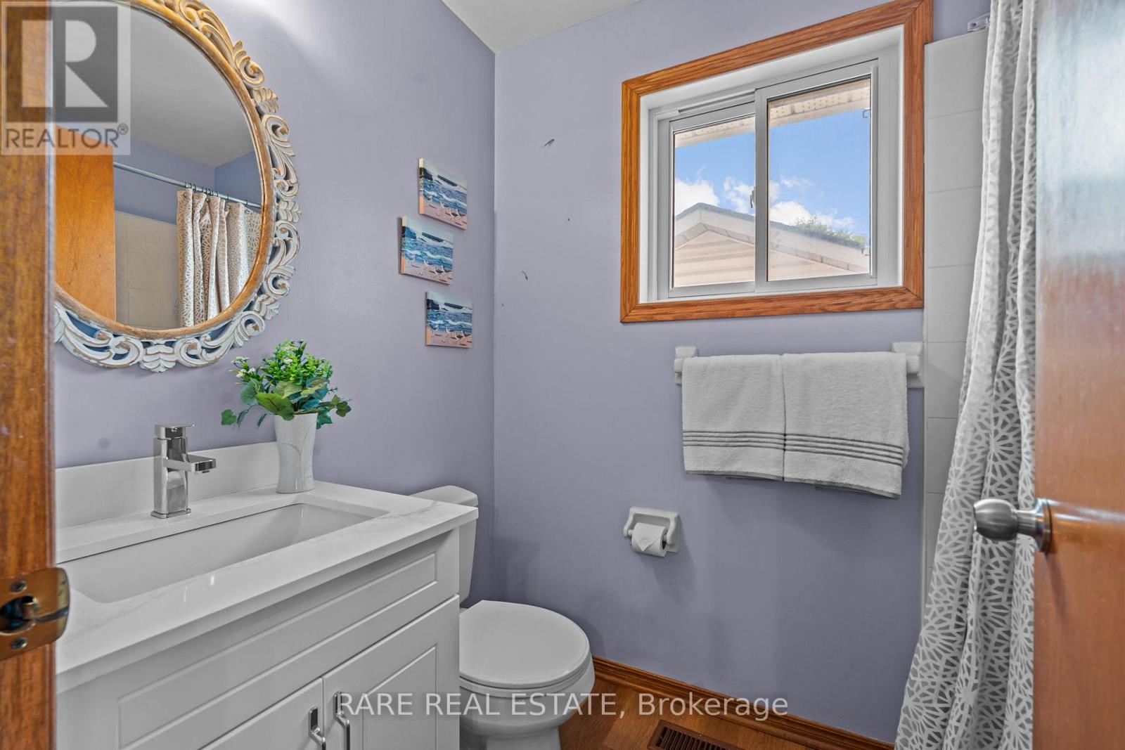 Photo 6 of 823 Brandy Court, Kingston ON