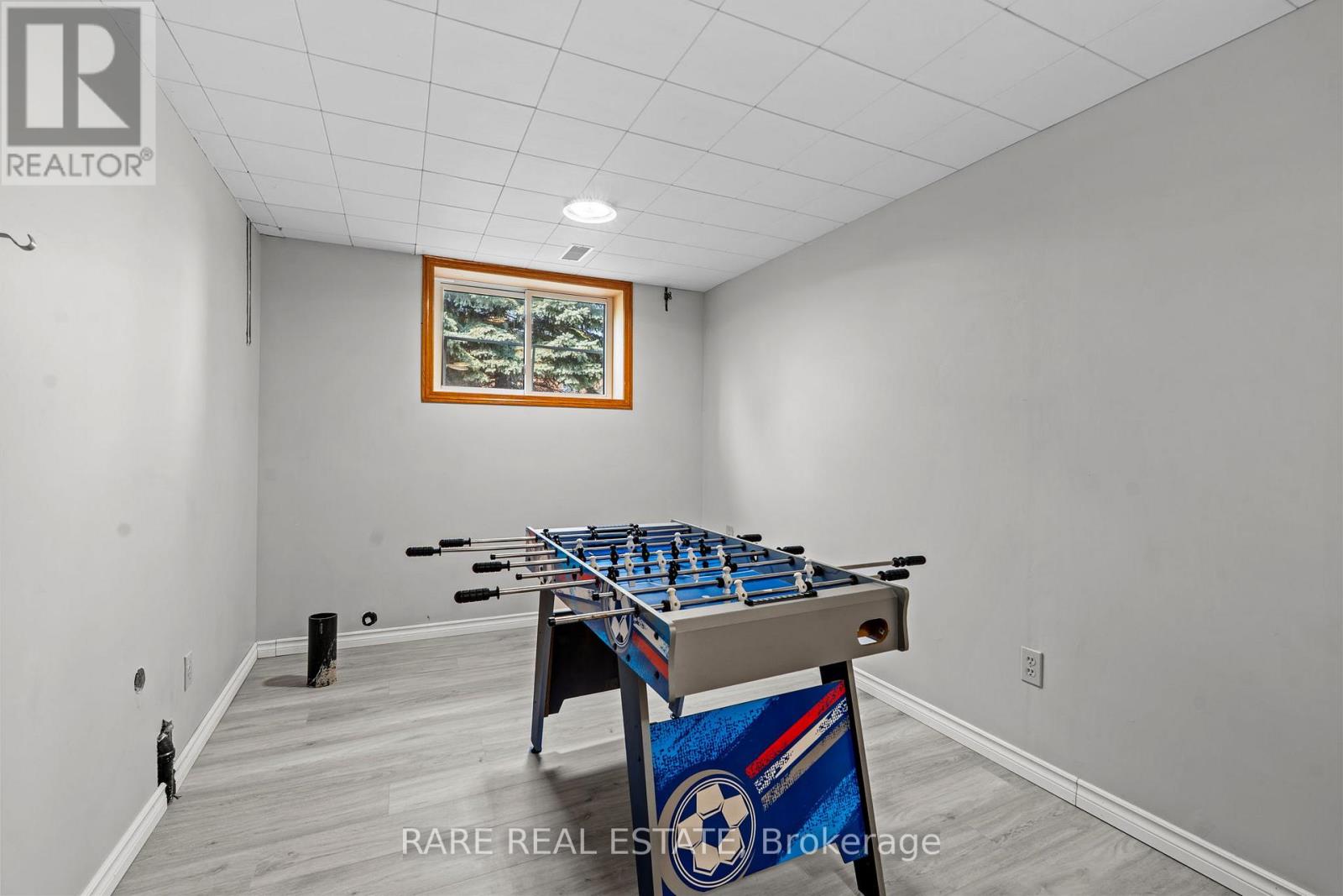 Photo 5 of 823 Brandy Court, Kingston ON