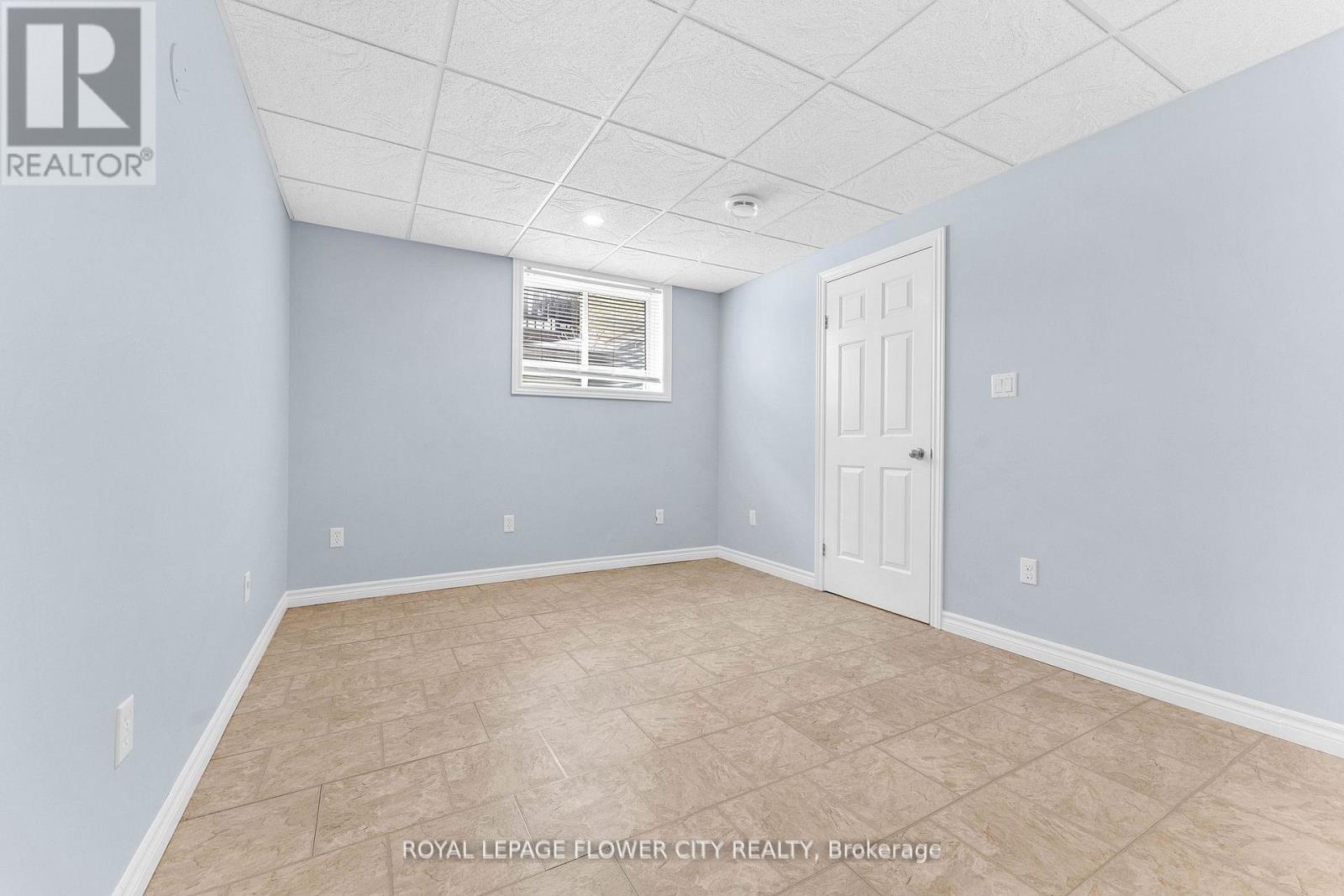 Photo 29 of 724 Garden Court, Woodstock ON