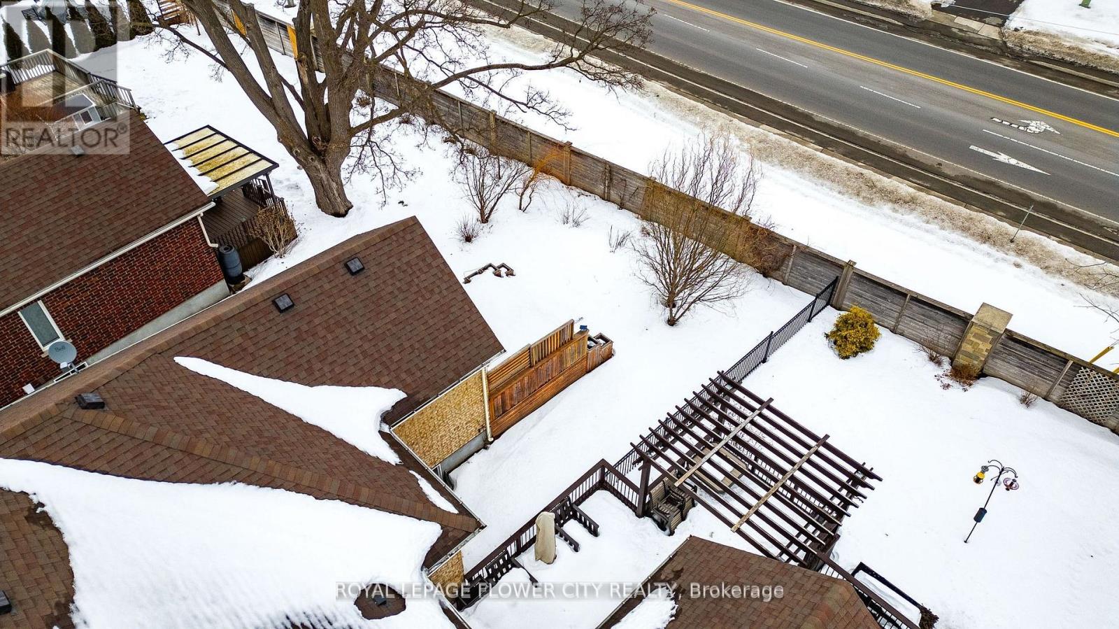 Photo 37 of 724 Garden Court, Woodstock ON