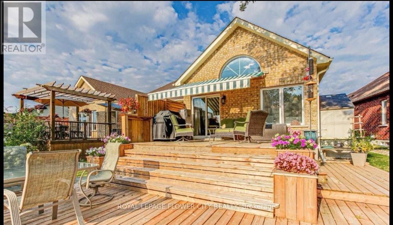 Photo 45 of 724 Garden Court, Woodstock ON