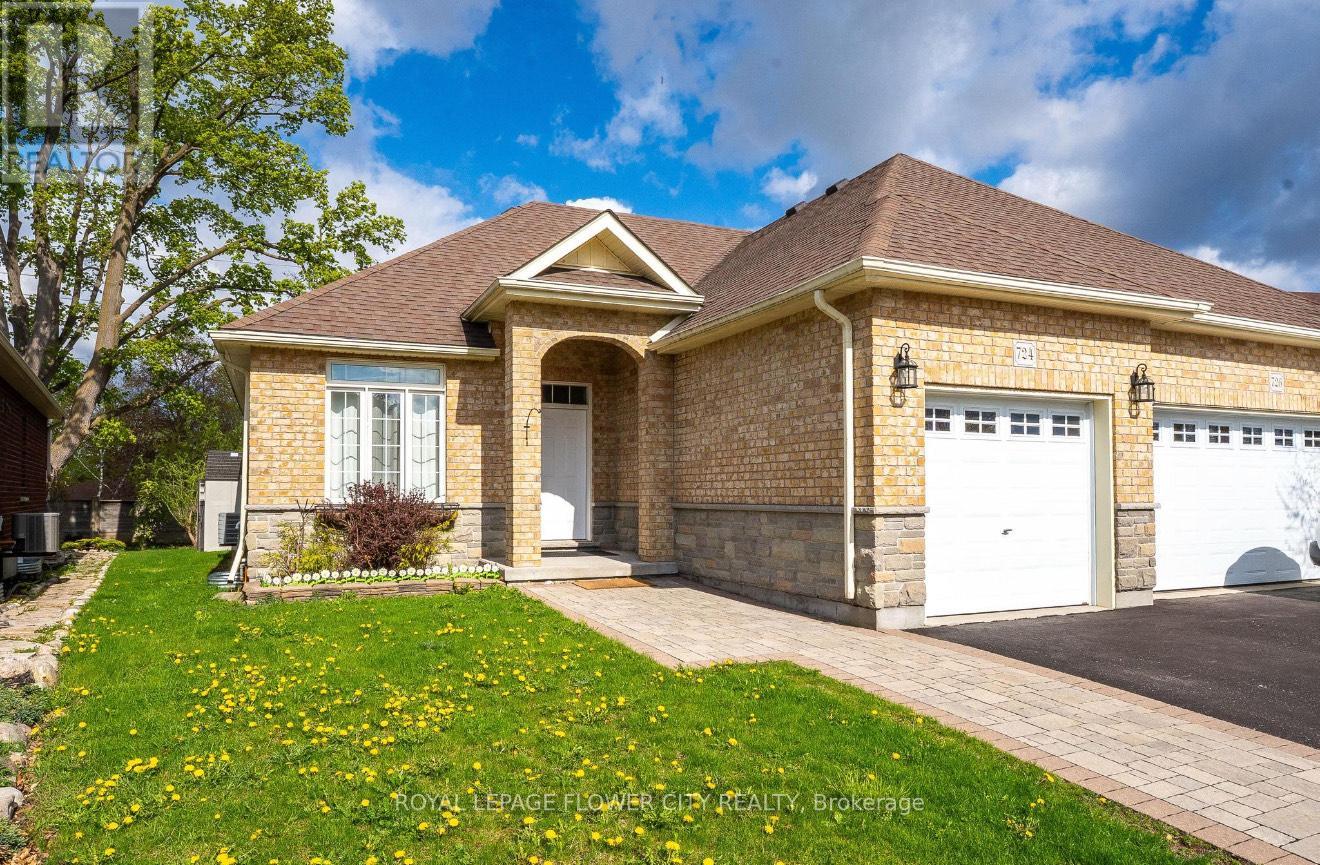 Photo 5 of 724 Garden Court, Woodstock ON