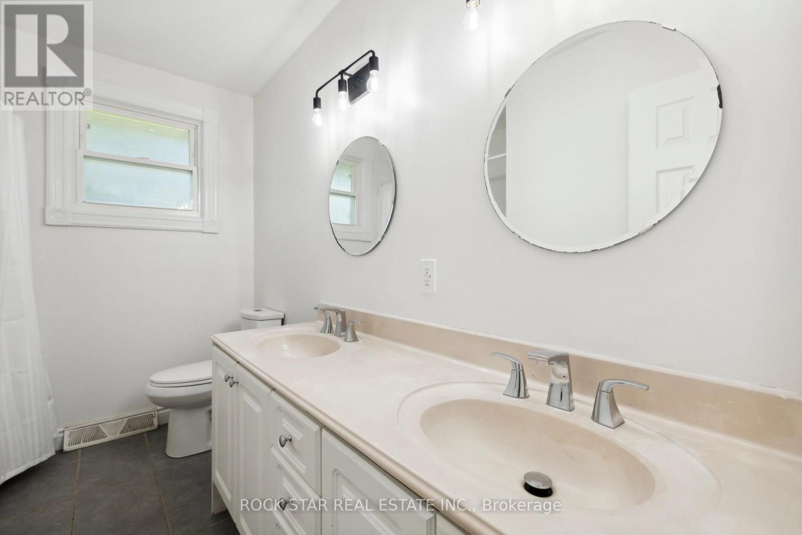 Photo 16 of Upper 87 Leaside Drive, St Catharines ON