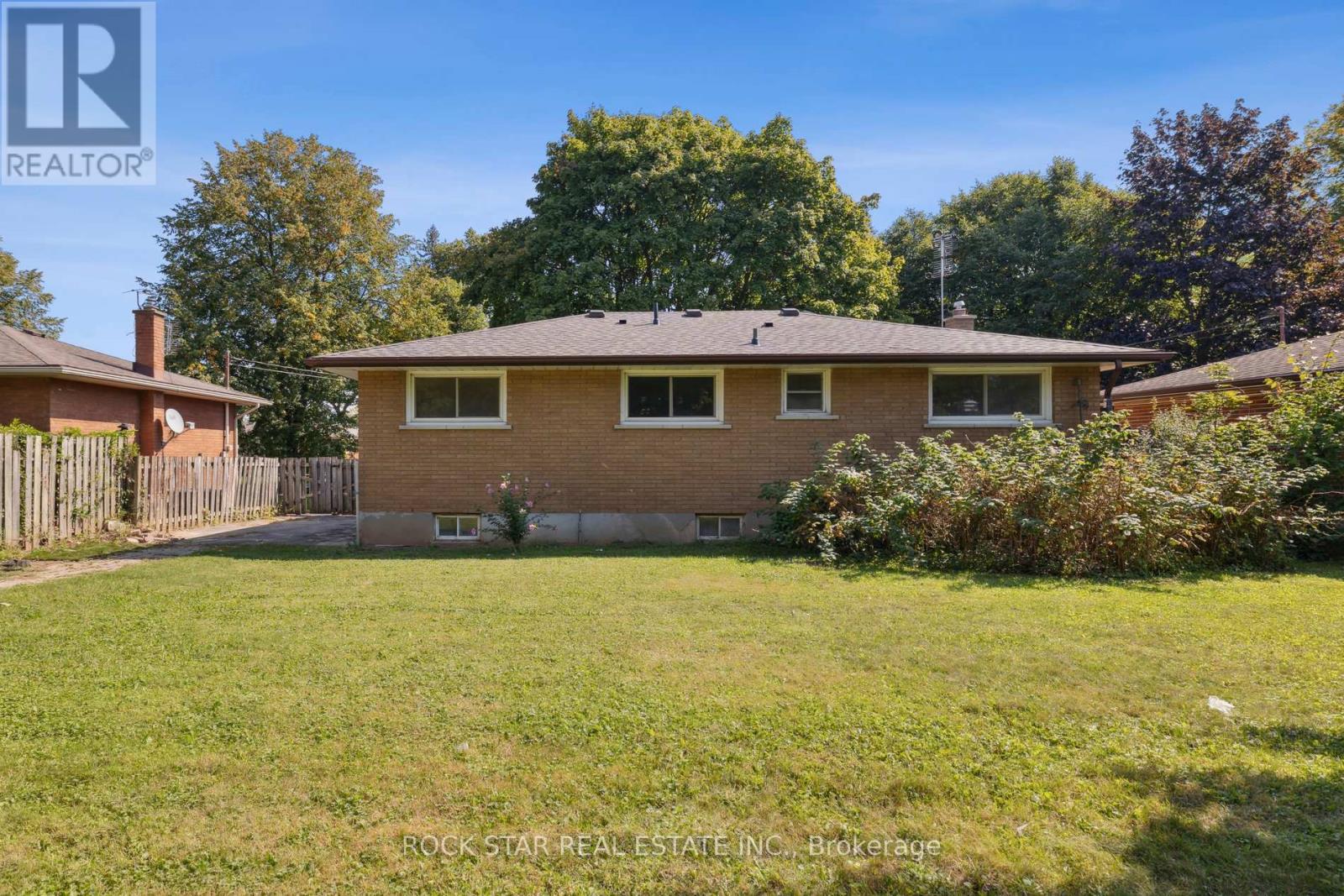 Photo 6 of Upper 87 Leaside Drive, St Catharines ON