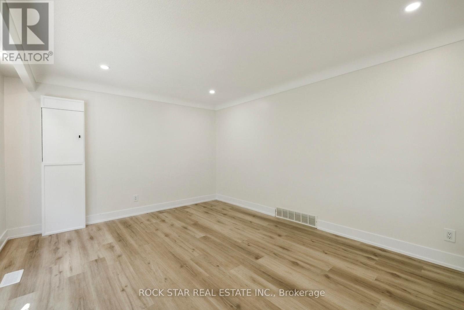 Photo 9 of Upper 87 Leaside Drive, St Catharines ON