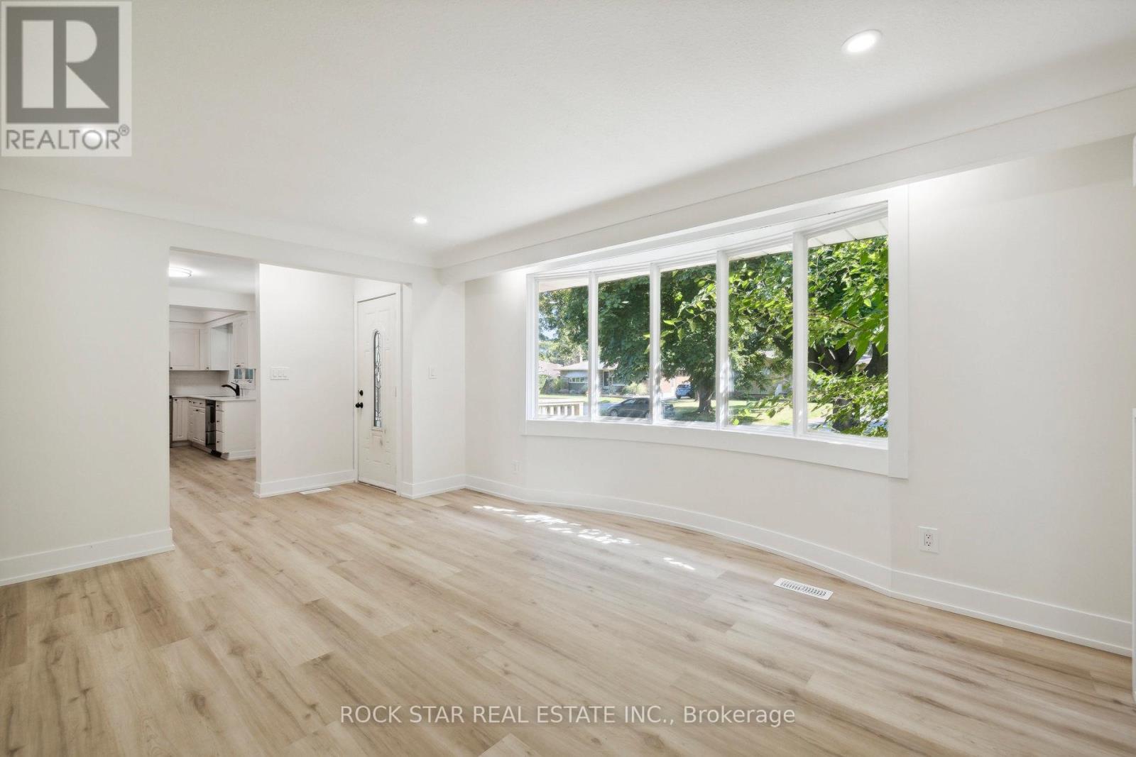 Photo 14 of Upper 87 Leaside Drive, St Catharines ON
