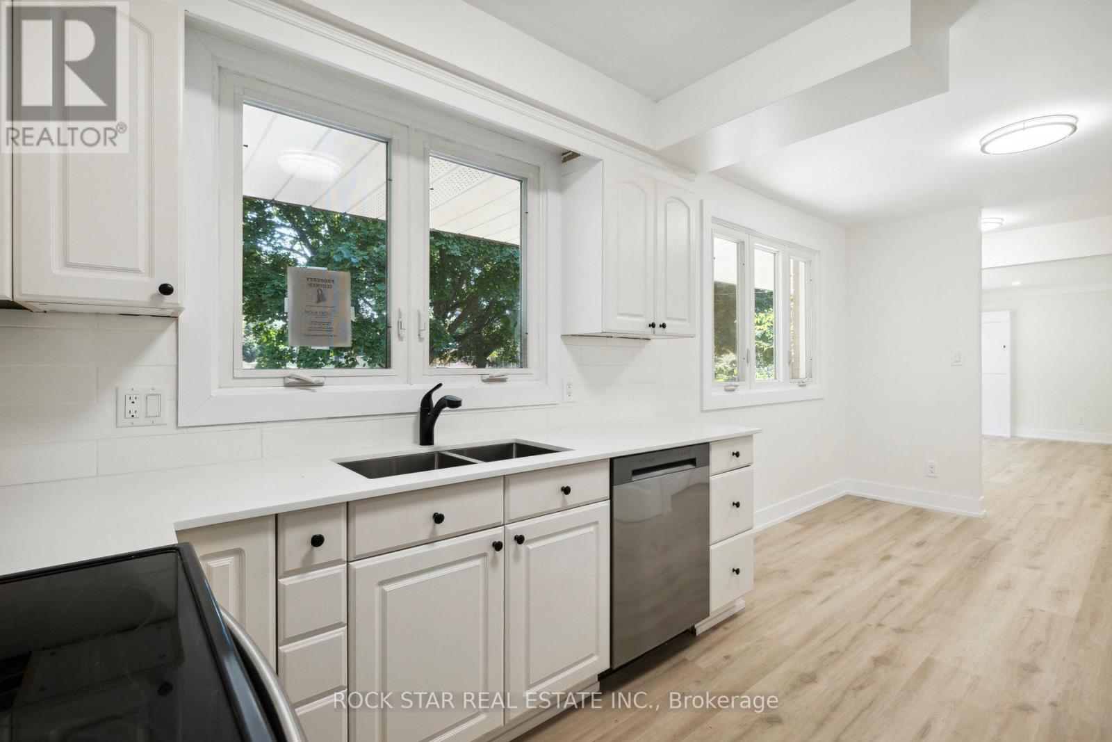 Photo 5 of Upper 87 Leaside Drive, St Catharines ON