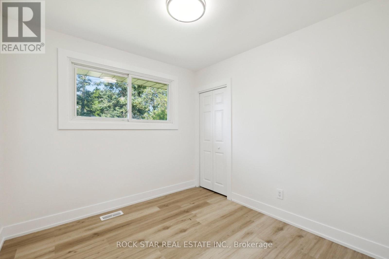Photo 11 of Upper 87 Leaside Drive, St Catharines ON