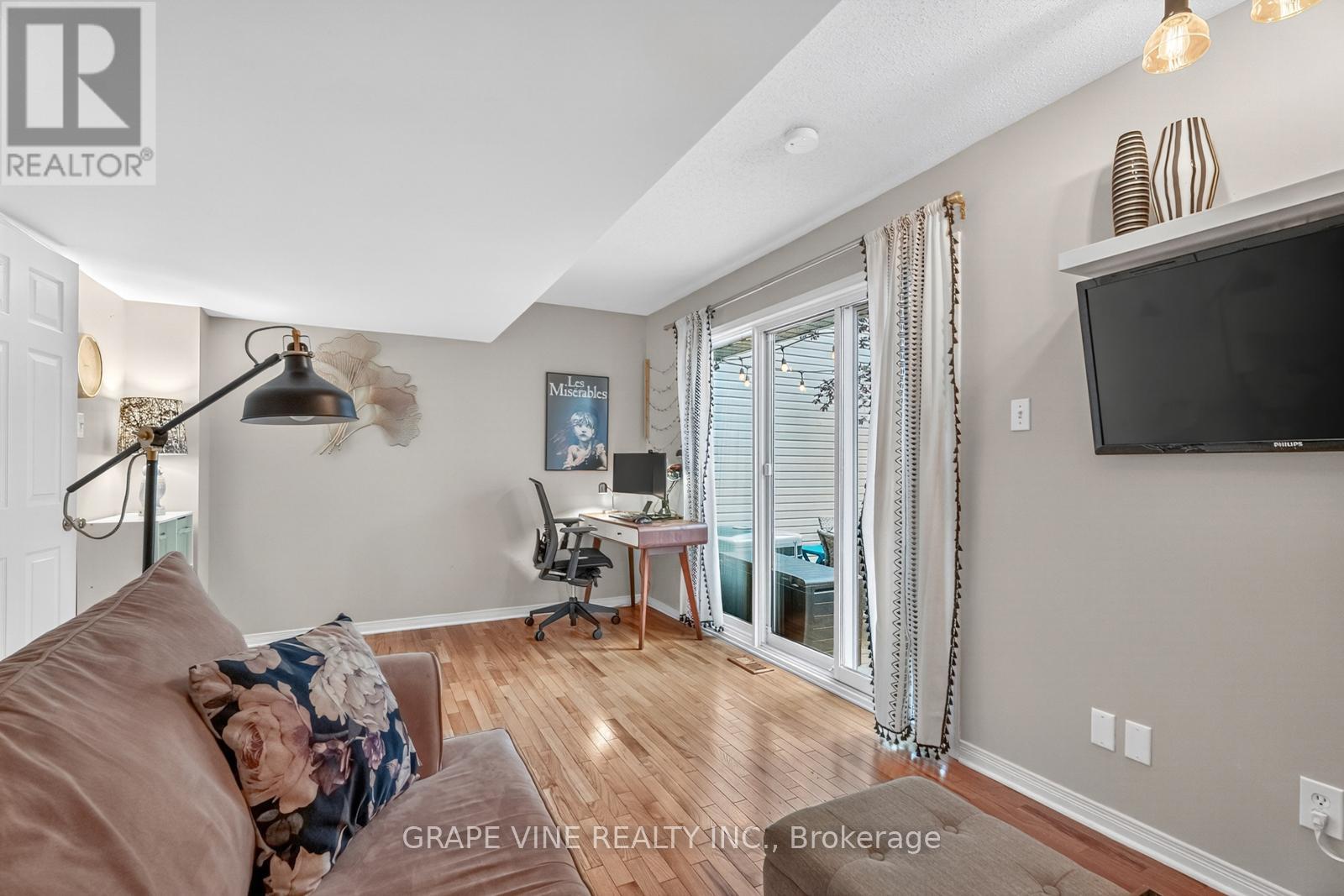 Photo 17 of 4 Radstock Private, Ottawa ON