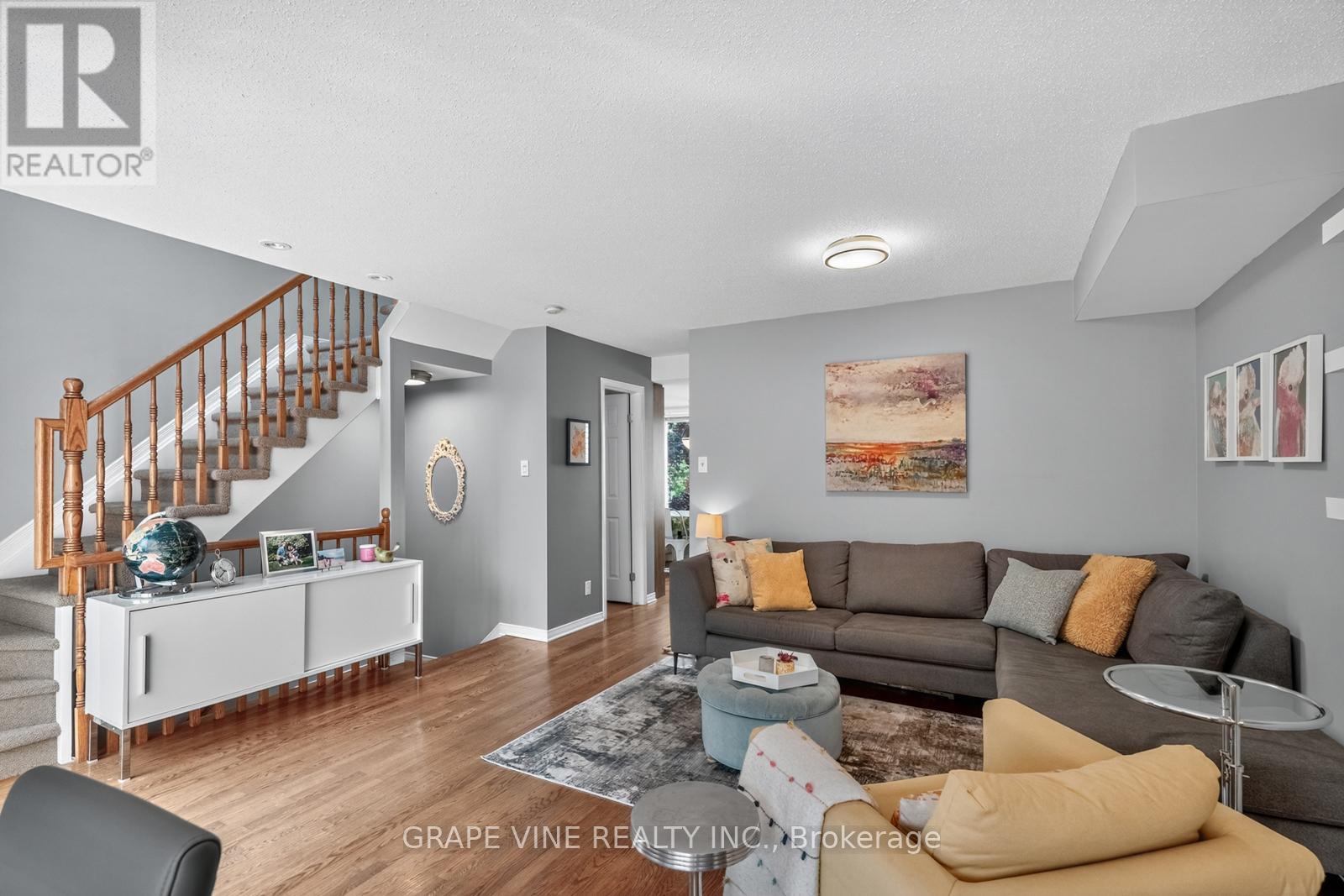Photo 40 of 4 Radstock Private, Ottawa ON