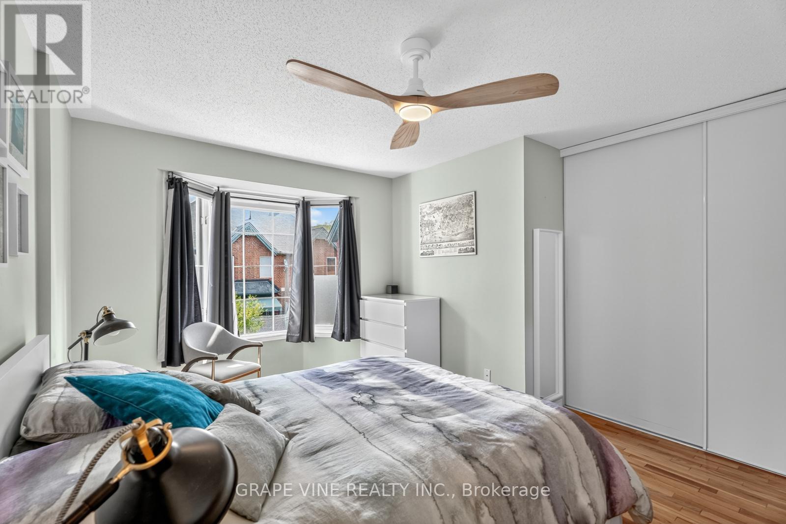 Photo 7 of 4 Radstock Private, Ottawa ON