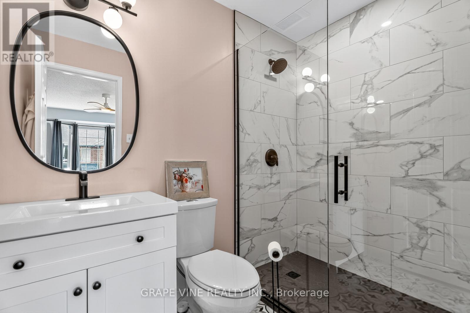 Photo 1 of 4 Radstock Private, Ottawa ON