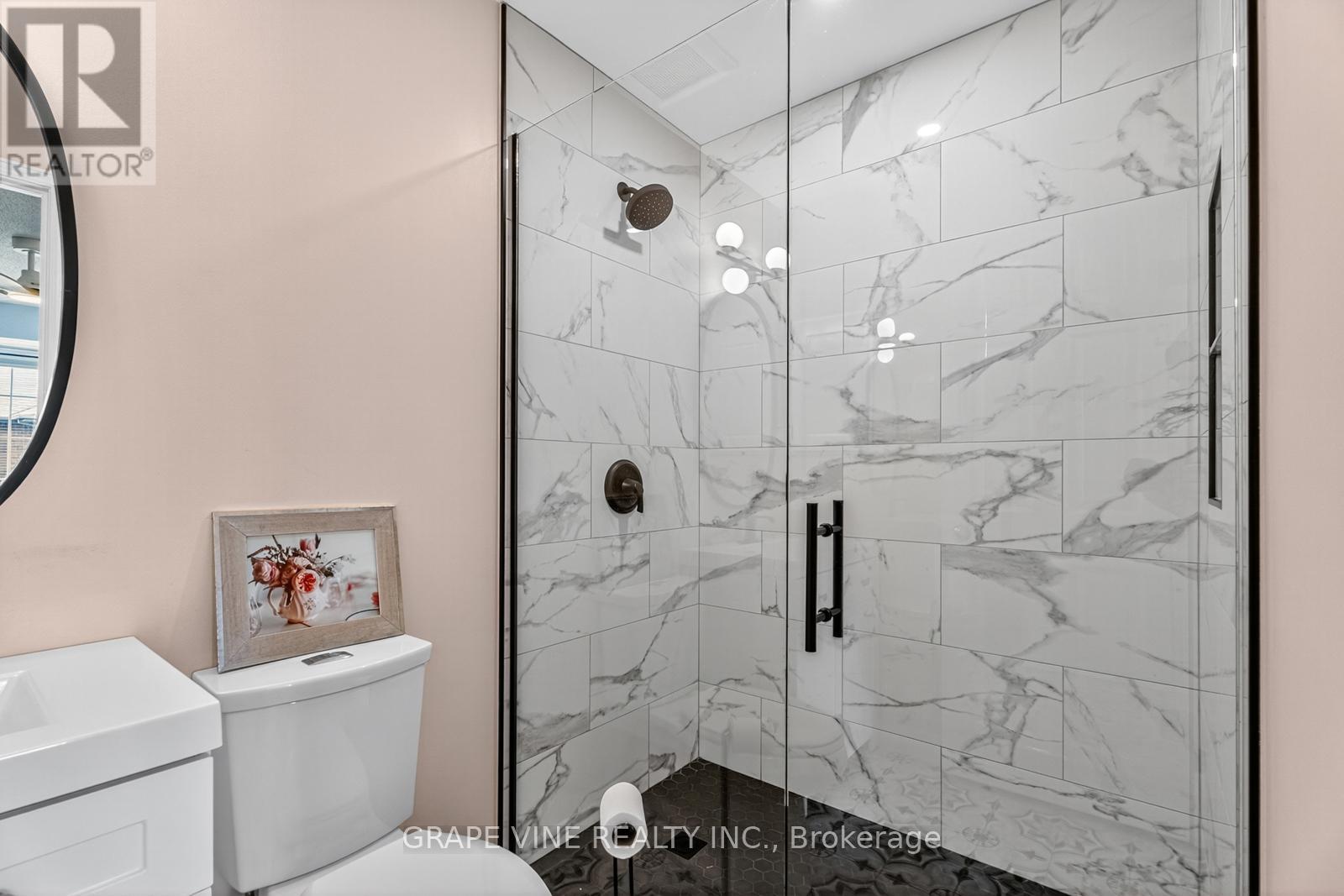 Photo 11 of 4 Radstock Private, Ottawa ON