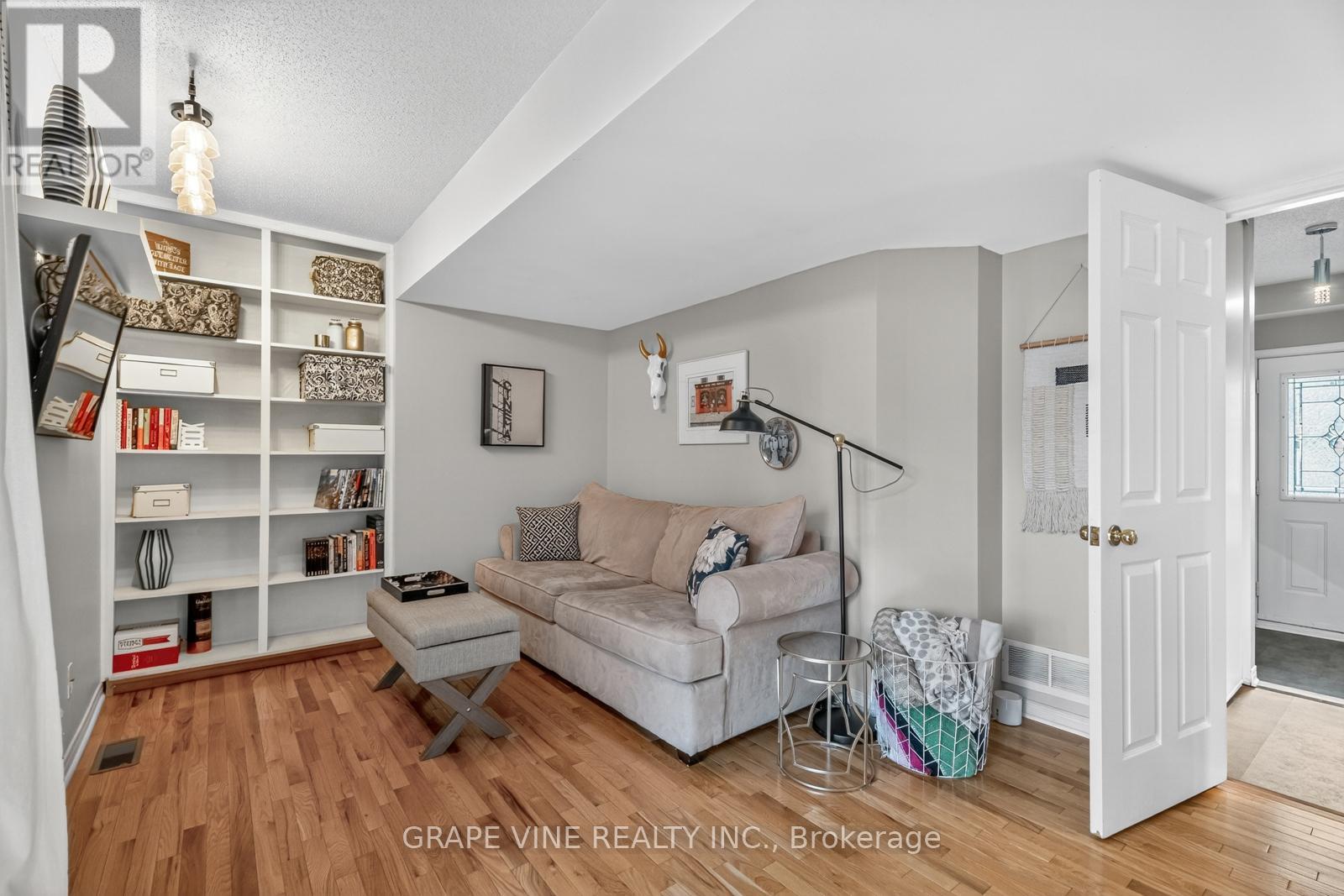Photo 15 of 4 Radstock Private, Ottawa ON