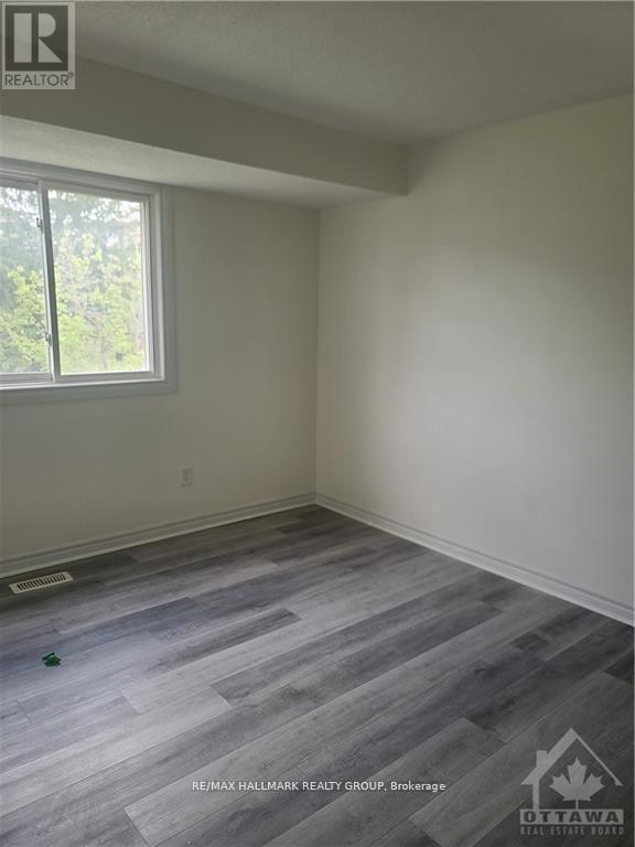 Photo 12 of 83 1420 Ridgebrook Drive W, Ottawa ON