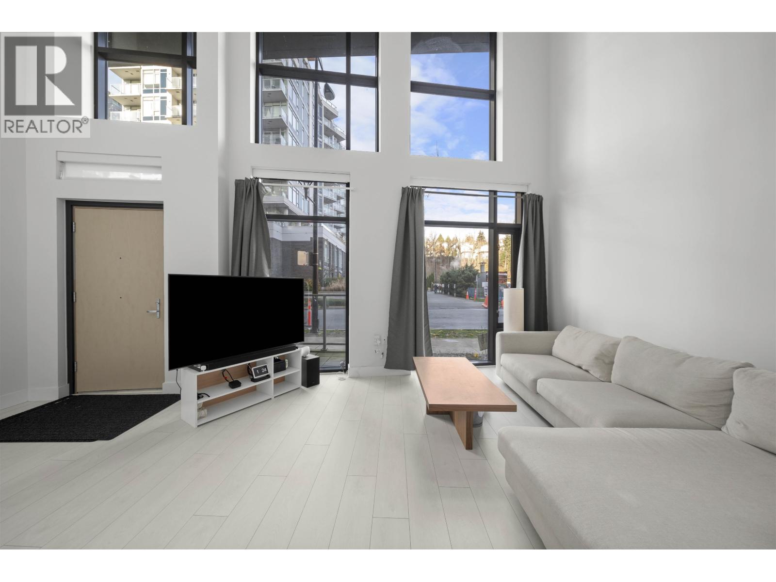 Photo 3 of 3542 Sawmill Crescent, Vancouver BC
