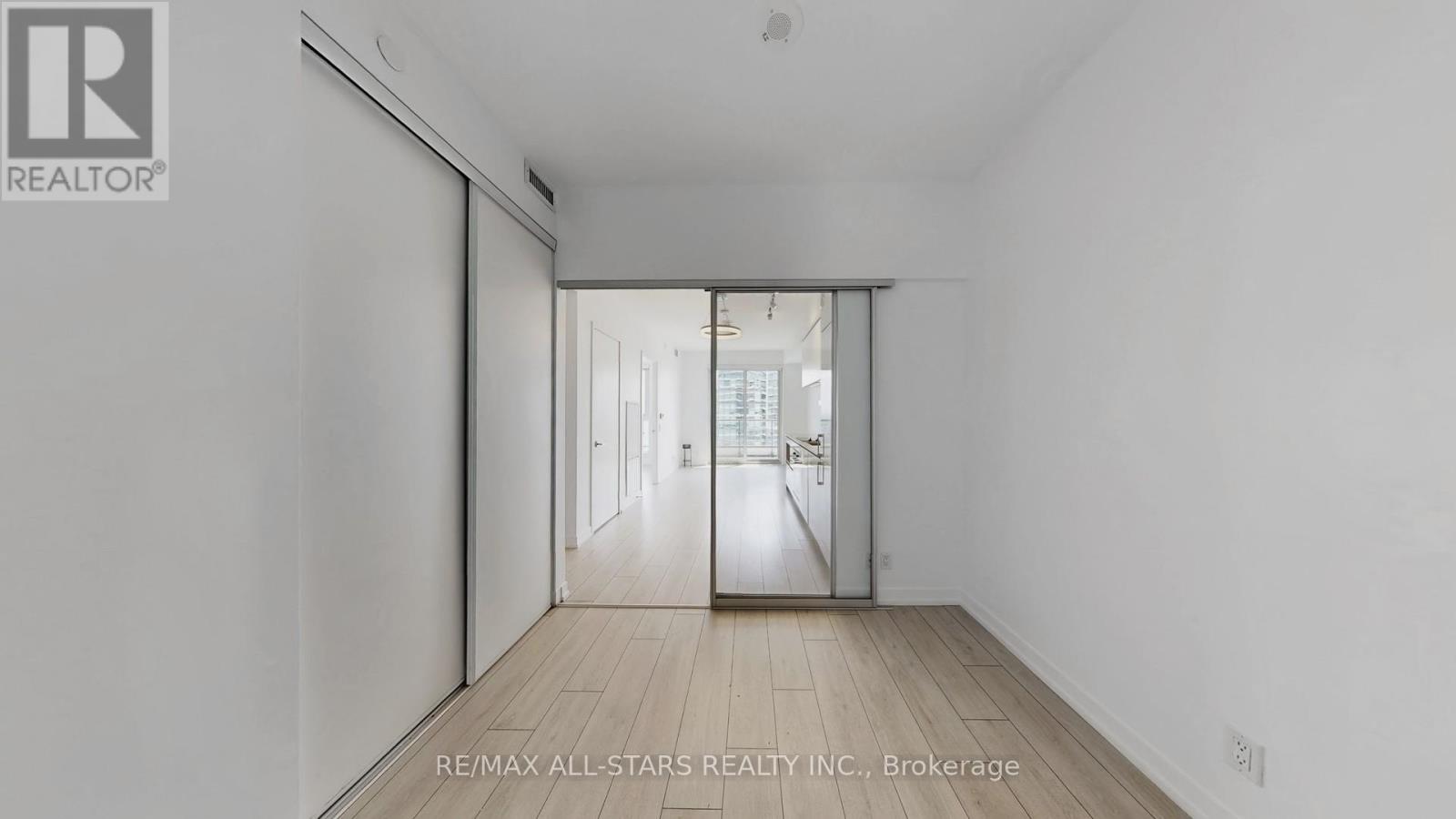Photo 43 of 5003 950 Portage Parkway, Vaughan ON