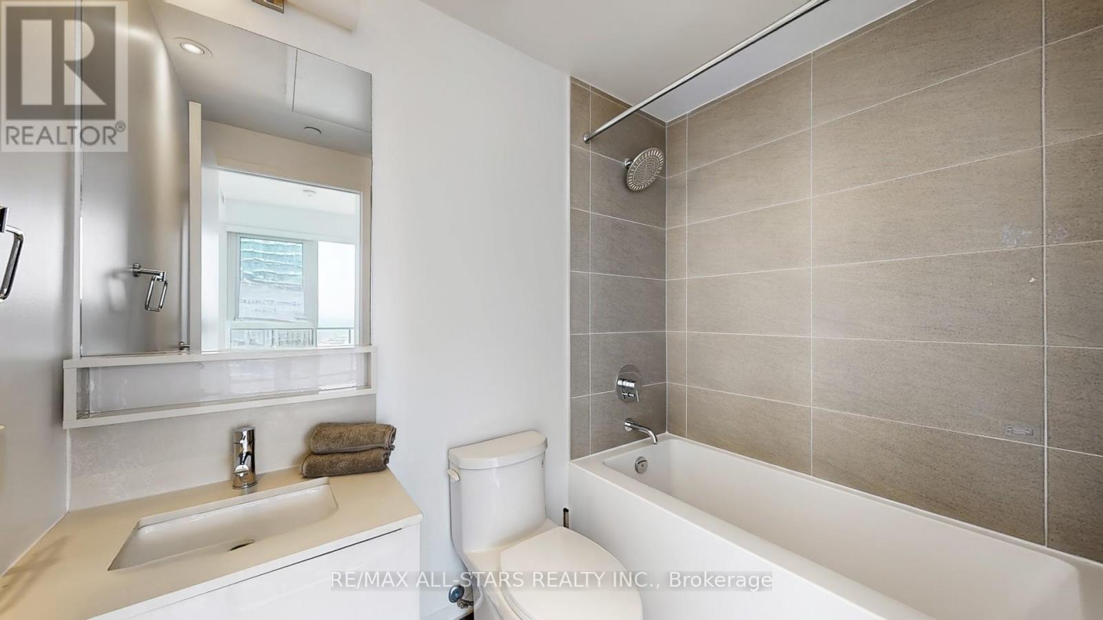 Photo 18 of 5003 950 Portage Parkway, Vaughan ON