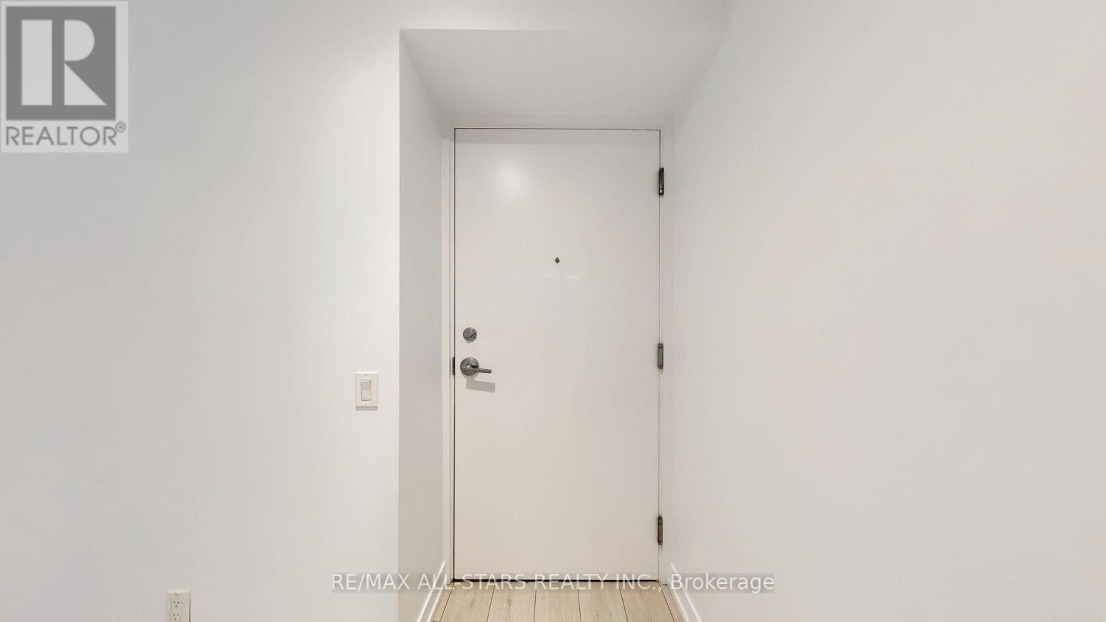Photo 38 of 5003 950 Portage Parkway, Vaughan ON