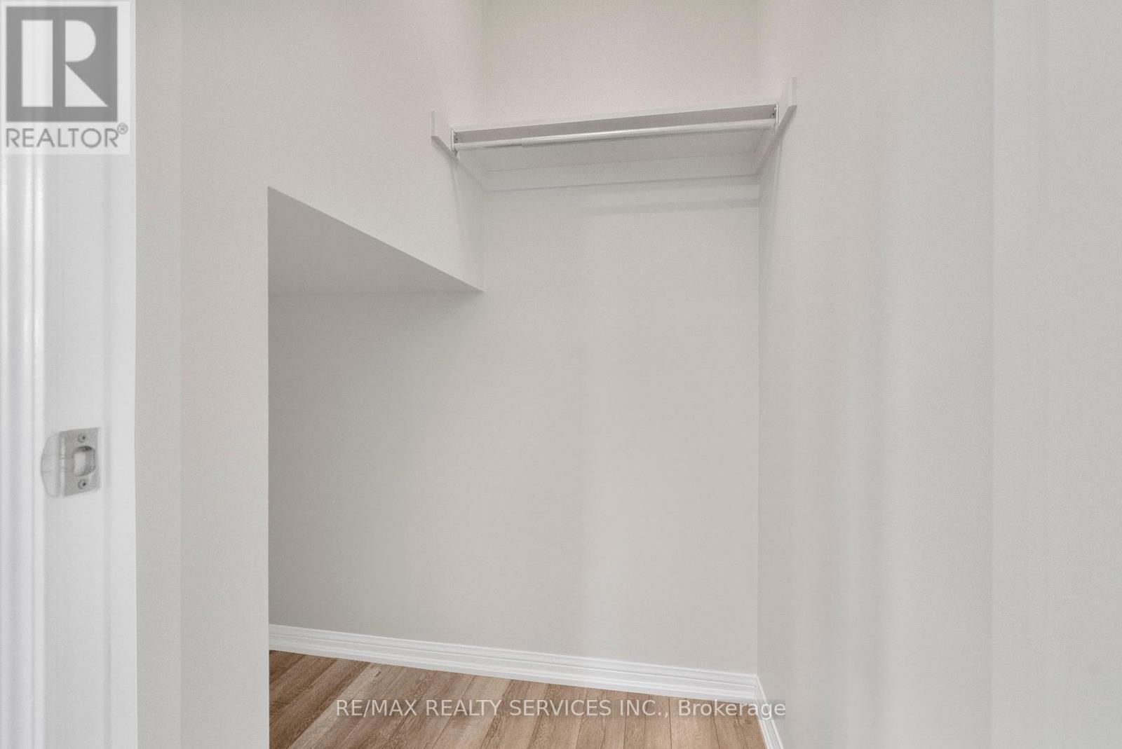 Photo 5 of 8 3100 Boxford Crescent, Mississauga ON
