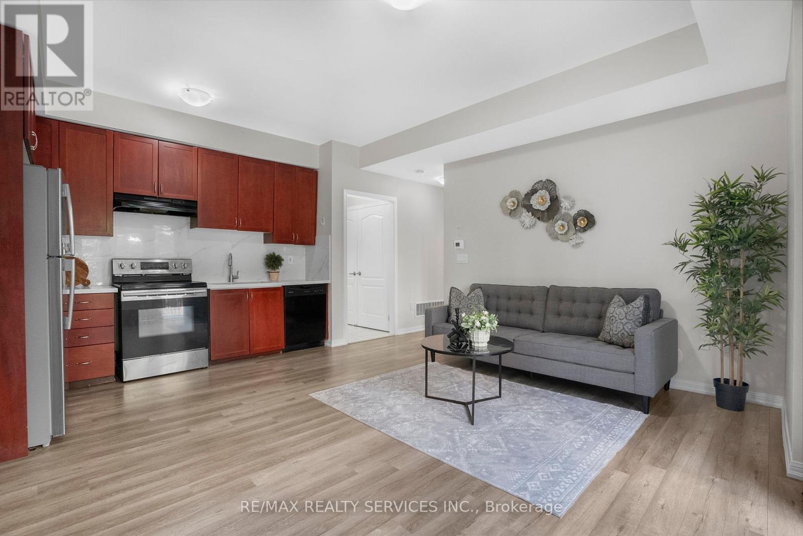 Photo 3 of 8 3100 Boxford Crescent, Mississauga ON