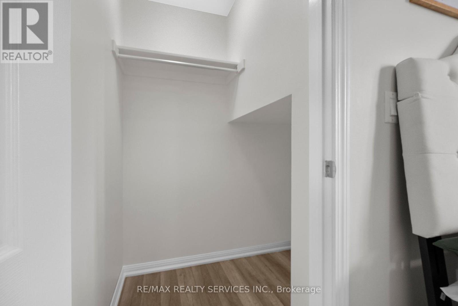 Photo 9 of 8 3100 Boxford Crescent, Mississauga ON