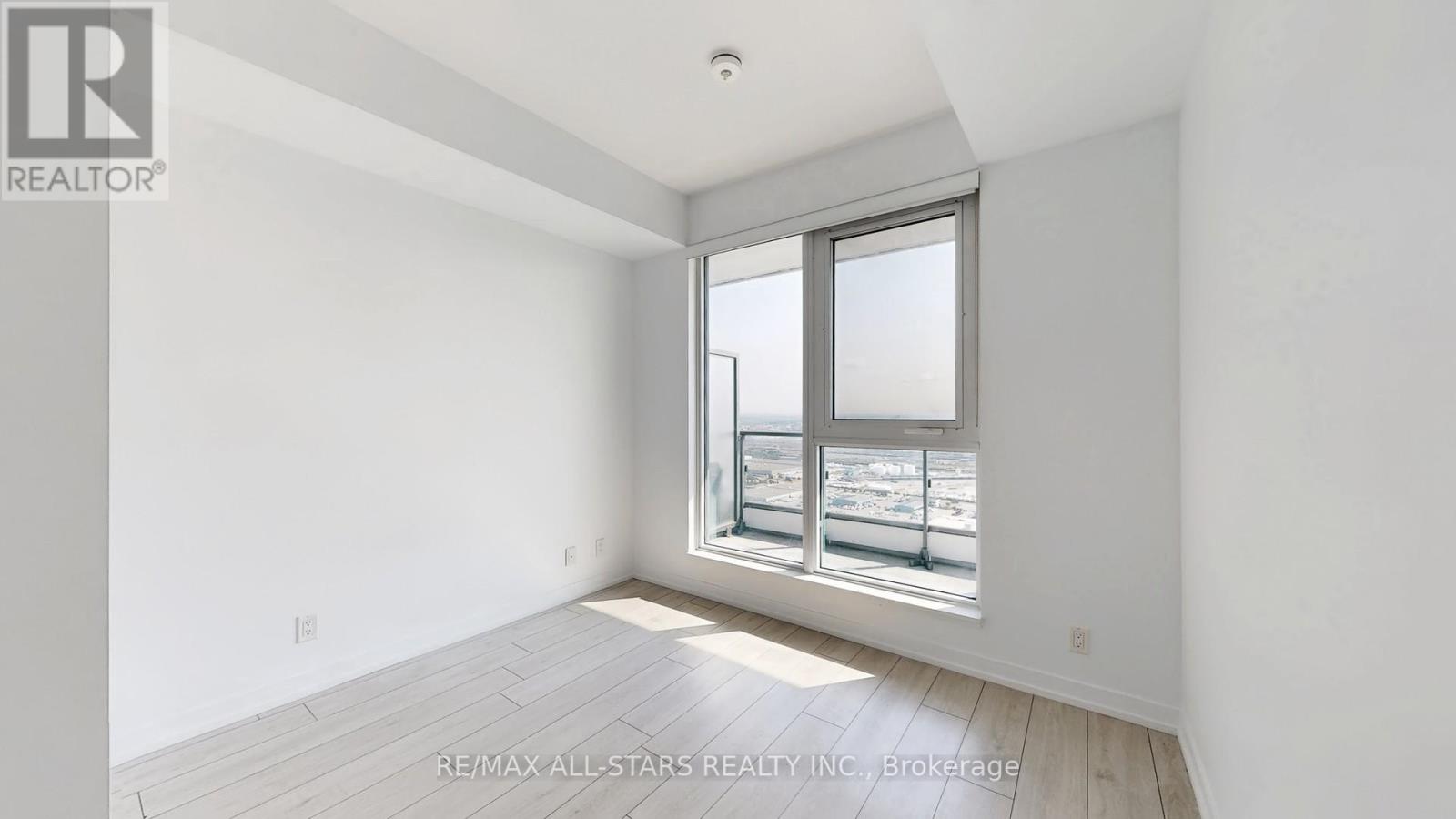 Photo 42 of 5003 950 Portage Parkway, Vaughan ON